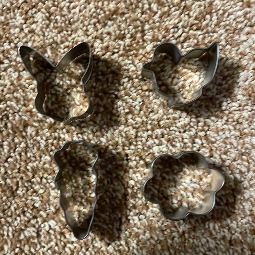 4 VTG Metal Minature Cookie Cutters